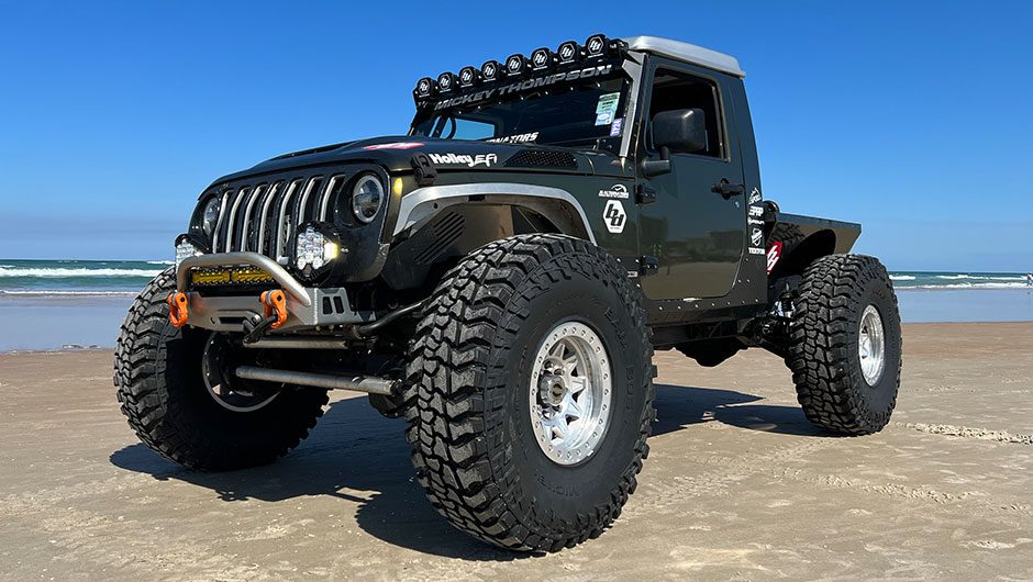 CARLOS CHAVIRA CUSTOM JEEP JKU FLATBED